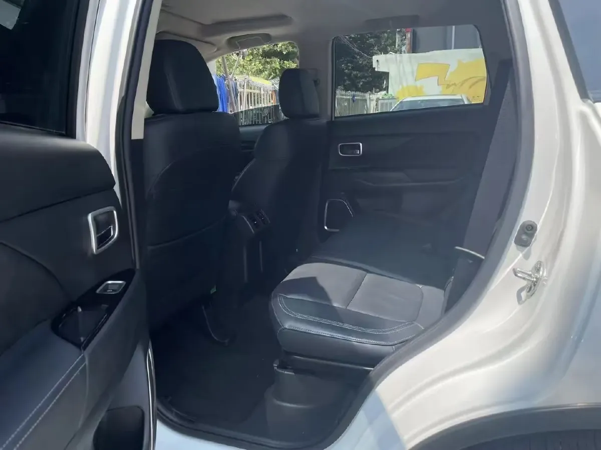 2019 Mitsubishi Outlander 2.0L 166HP L4 CVT,autocango,china used car exporter,china ev exporter,chinese used car exporter,chinese used ev exporter