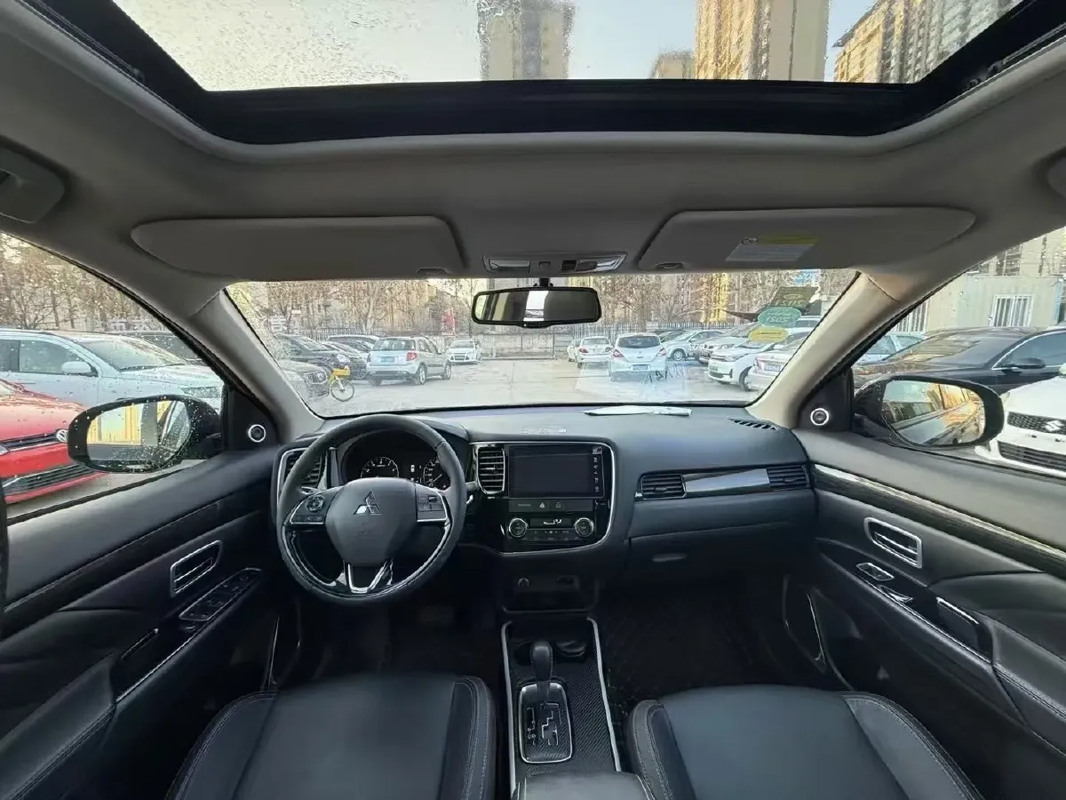 2019 Mitsubishi Outlander 2.0L 166HP L4 CVT,autocango,china used car exporter,china ev exporter,chinese used car exporter,chinese used ev exporter