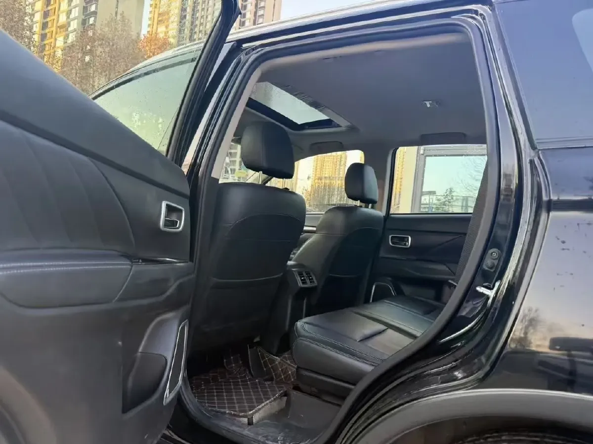 2019 Mitsubishi Outlander 2.0L 166HP L4 CVT,autocango,china used car exporter,china ev exporter,chinese used car exporter,chinese used ev exporter