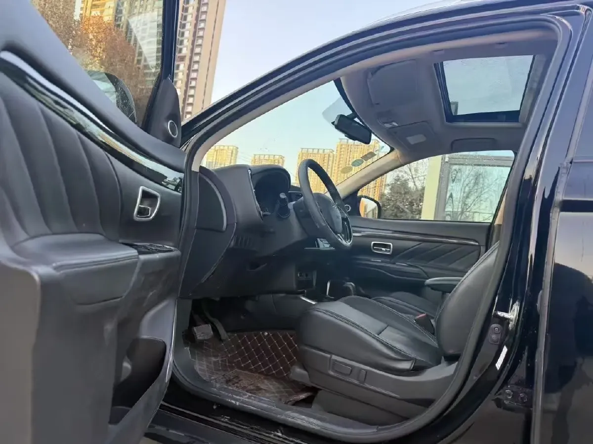 2019 Mitsubishi Outlander 2.0L 166HP L4 CVT,autocango,china used car exporter,china ev exporter,chinese used car exporter,chinese used ev exporter