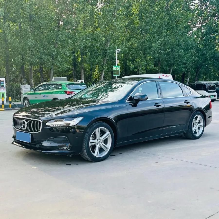 2019 Alfa Romeo Giulia 2.0T 280HP L4 8AT,autocango,china used car exporter,china ev exporter,chinese used car exporter,chinese used ev exporter