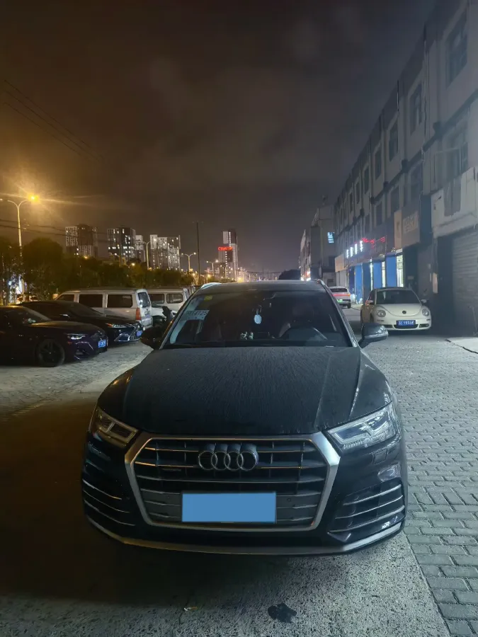 2020 Audi Q5L 2.0T 190HP L4 7DCT,autocango,china used car exporter,china ev exporter,chinese used car exporter,chinese used ev exporter