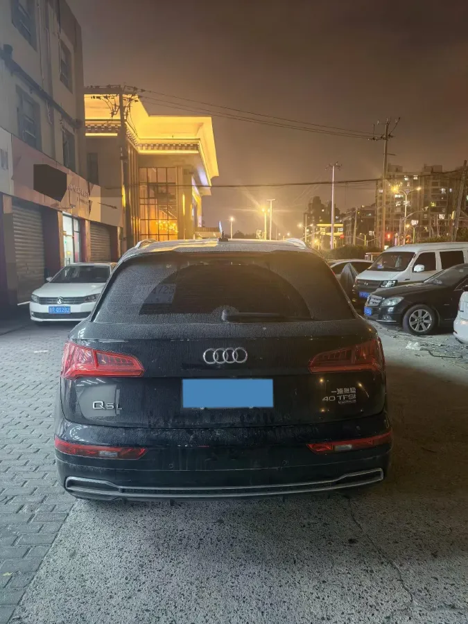 2020 Audi Q5L 2.0T 190HP L4 7DCT,autocango,china used car exporter,china ev exporter,chinese used car exporter,chinese used ev exporter