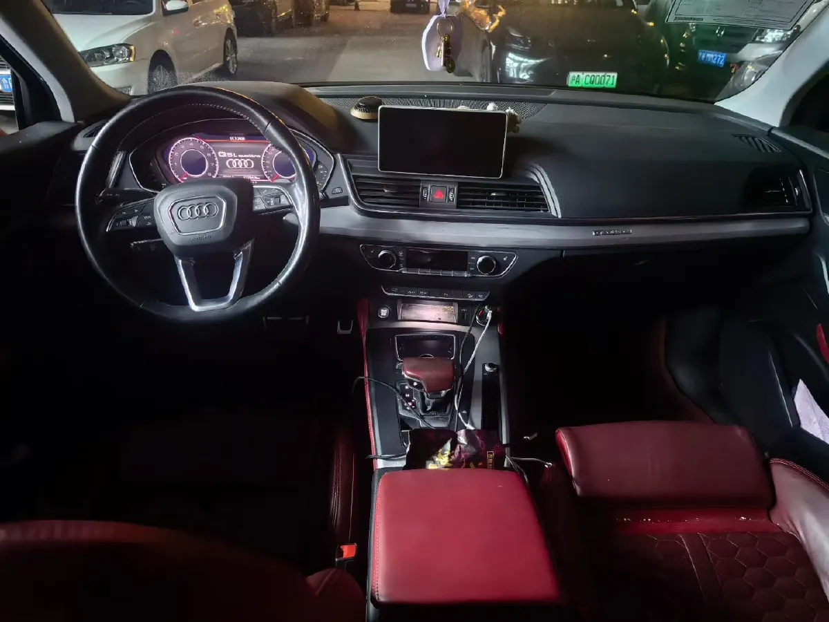 2020 Audi Q5L 2.0T 190HP L4 7DCT,autocango,china used car exporter,china ev exporter,chinese used car exporter,chinese used ev exporter