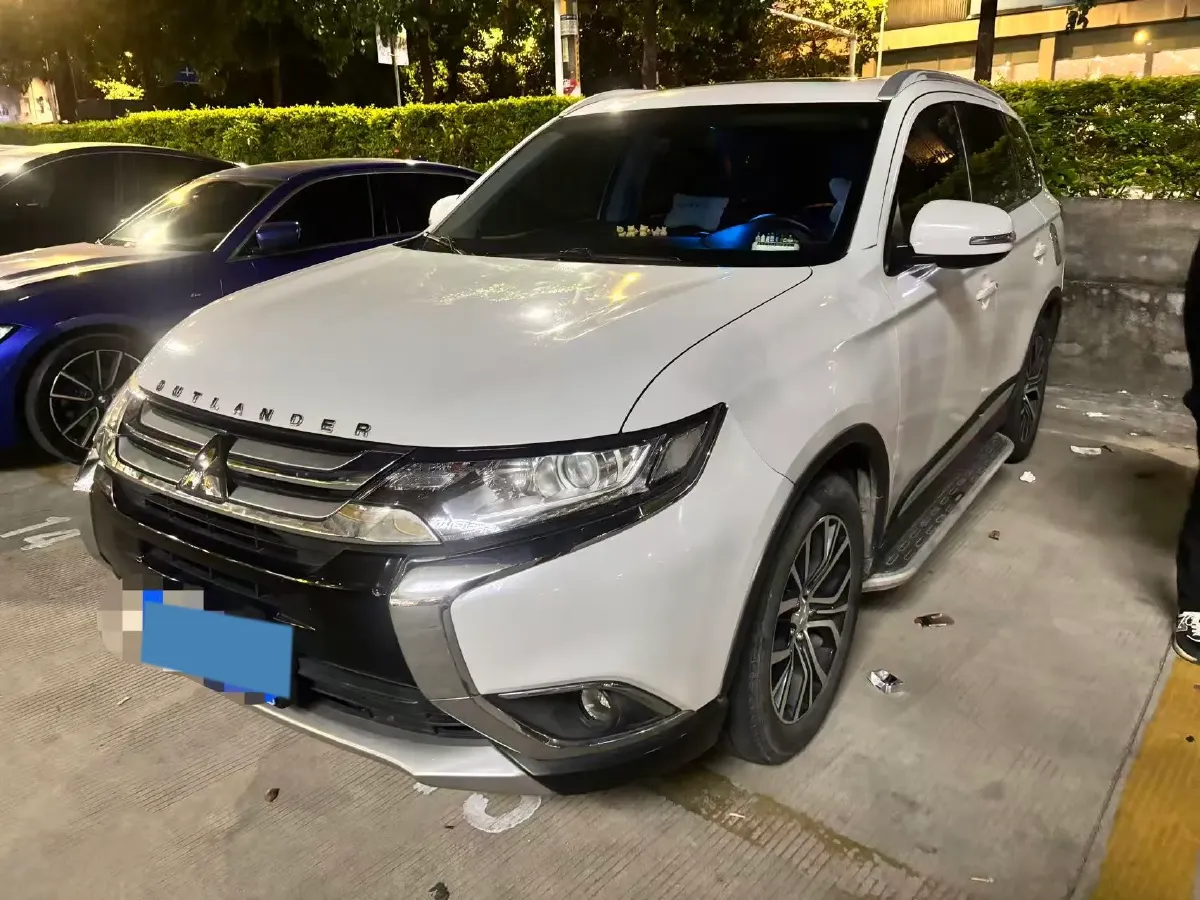 2018 Mitsubishi Outlander 2.0L 166HP L4 CVT,autocango,china used car exporter,china ev exporter,chinese used car exporter,chinese used ev exporter