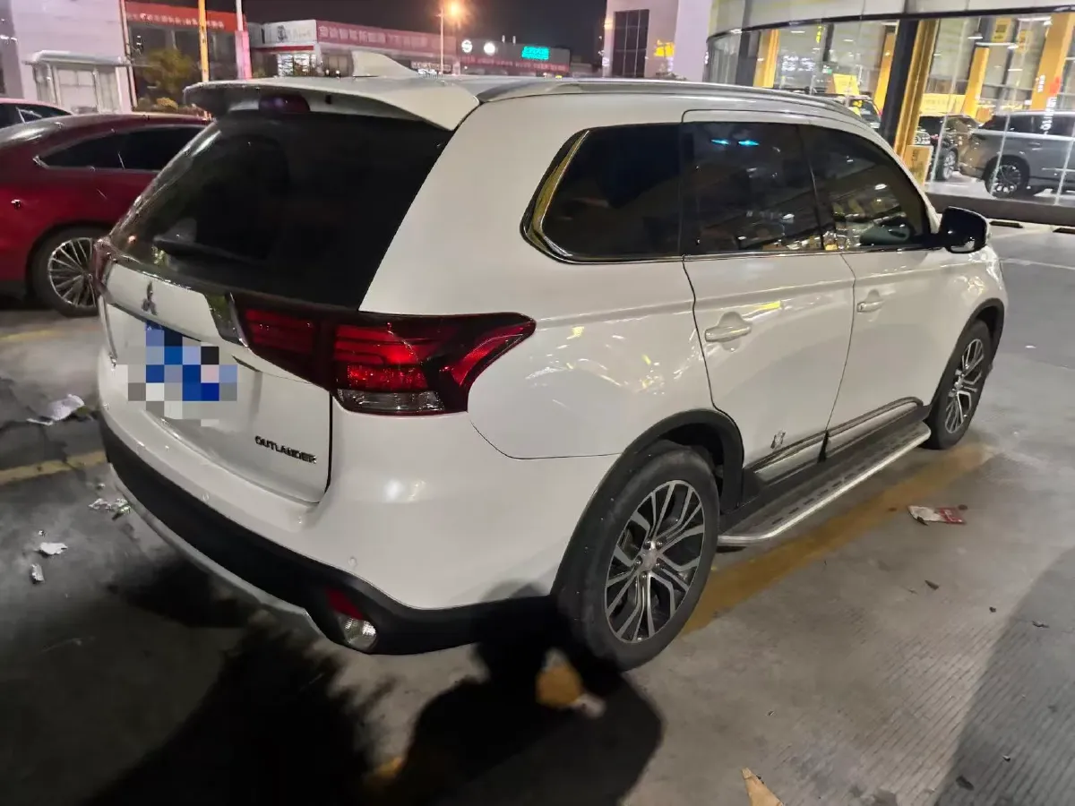 2018 Mitsubishi Outlander 2.0L 166HP L4 CVT,autocango,china used car exporter,china ev exporter,chinese used car exporter,chinese used ev exporter