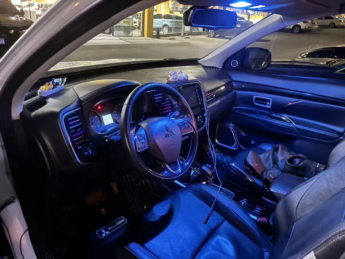 2018 Mitsubishi Outlander 2.0L 166HP L4 CVT,autocango,china used car exporter,china ev exporter,chinese used car exporter,chinese used ev exporter