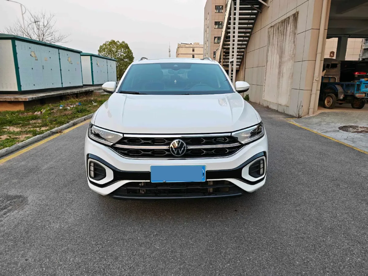 2023 Volkswagen T-Roc 1.5T 160HP L4 7DCT,autocango,china used car exporter,china ev exporter,chinese used car exporter,chinese used ev exporter