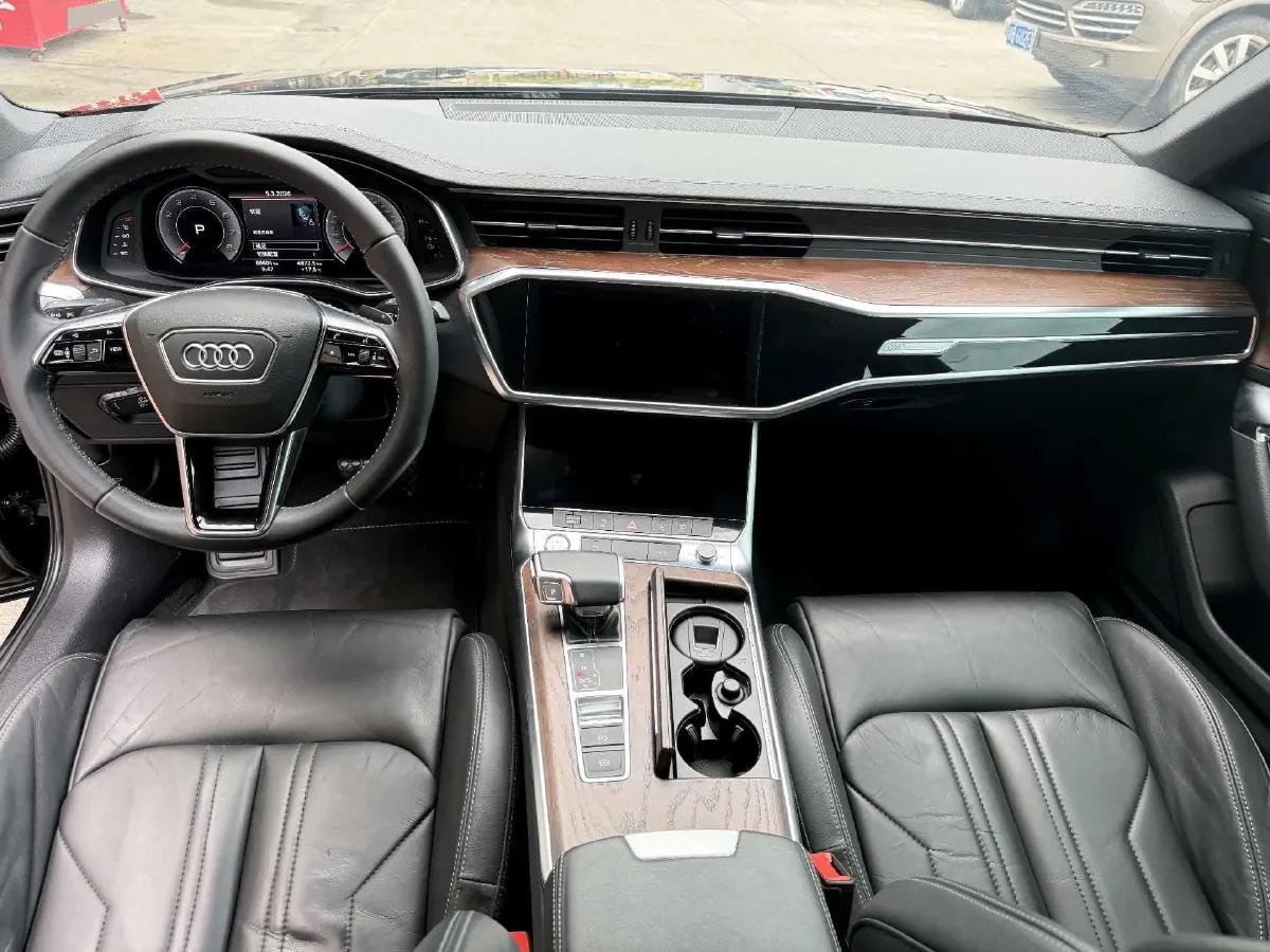 2020 Audi A6L 2.0T 190HP L4 7DCT,autocango,china used car exporter,china ev exporter,chinese used car exporter,chinese used ev exporter