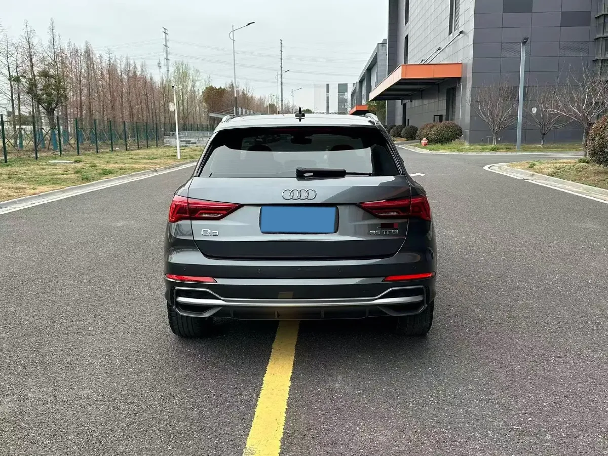 2022 Audi Q3 1.4T 150HP L4 7DCT,autocango,china used car exporter,china ev exporter,chinese used car exporter,chinese used ev exporter