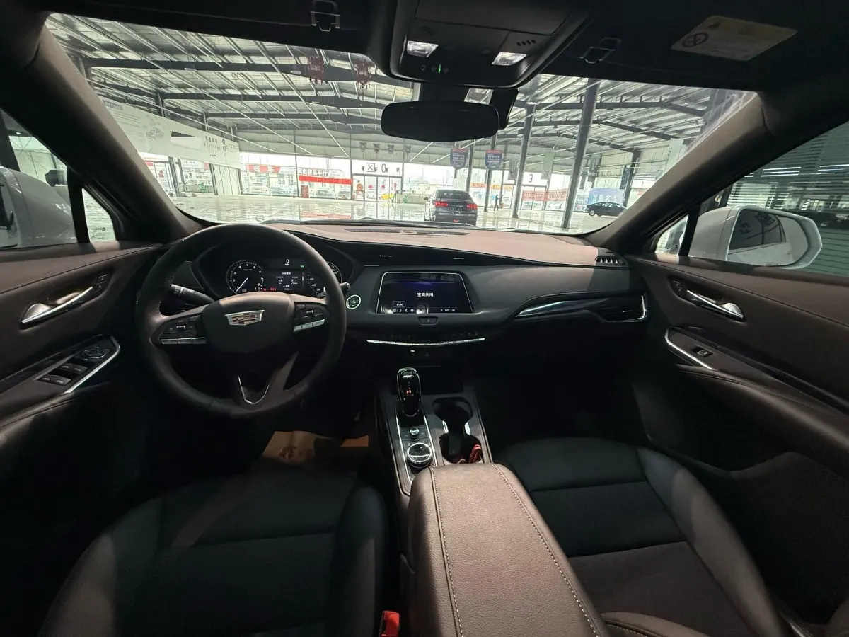 2022 Cadillac XT4 2.0T 237HP L4 9AT,autocango,china used car exporter,china ev exporter,chinese used car exporter,chinese used ev exporter