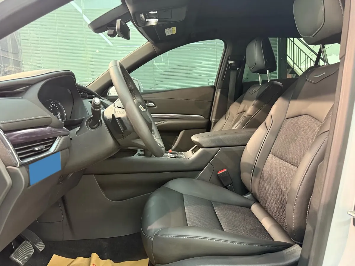 2022 Cadillac XT4 2.0T 237HP L4 9AT,autocango,china used car exporter,china ev exporter,chinese used car exporter,chinese used ev exporter