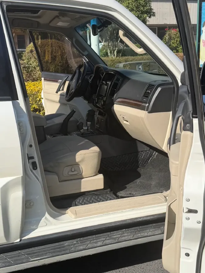 2017 Land Rover Range Rover Evoque 2.0T 241HP L4 9AT,autocango,china used car exporter,china ev exporter,chinese used car exporter,chinese used ev exporter