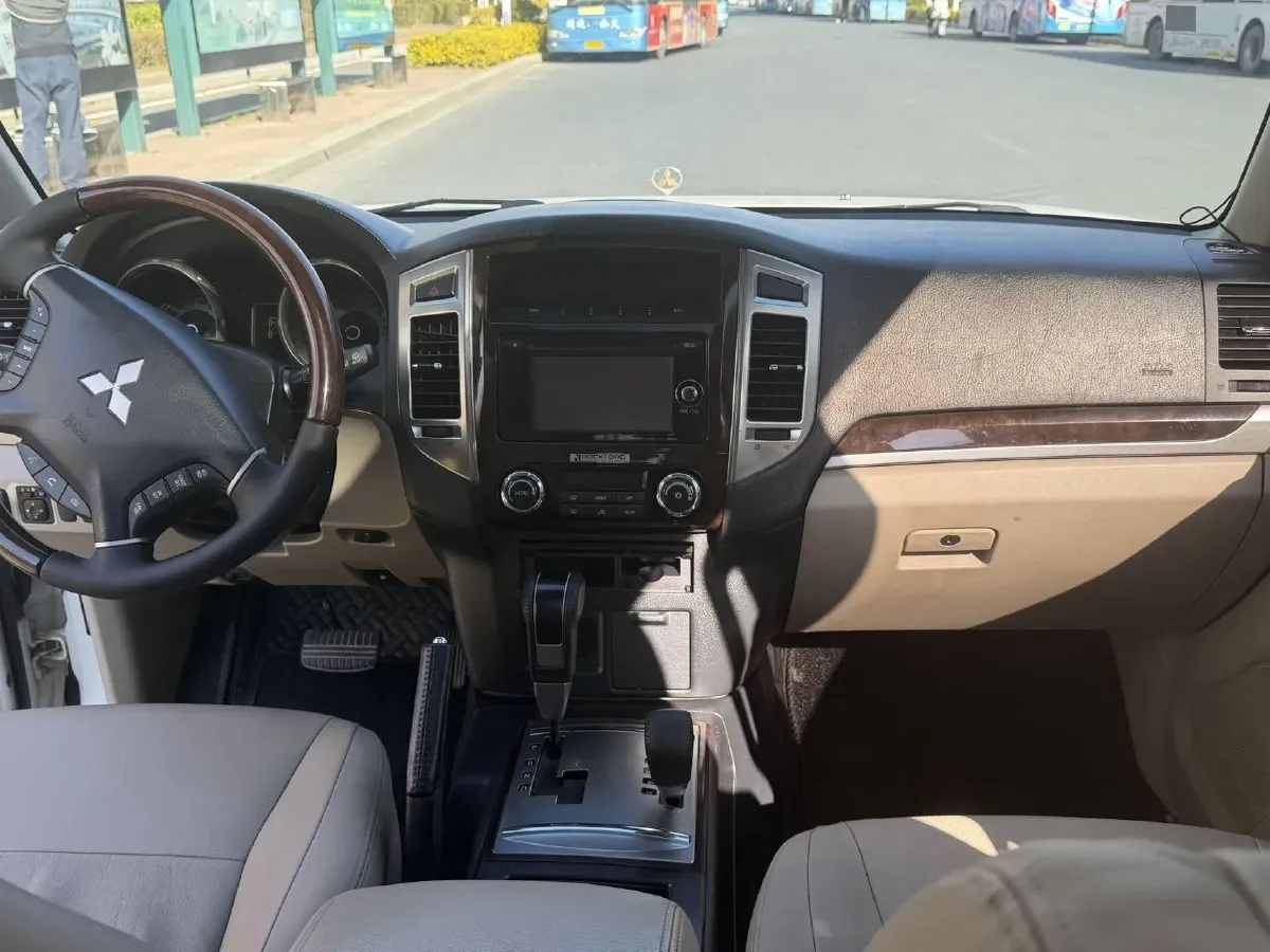 2017 Land Rover Range Rover Evoque 2.0T 241HP L4 9AT,autocango,china used car exporter,china ev exporter,chinese used car exporter,chinese used ev exporter