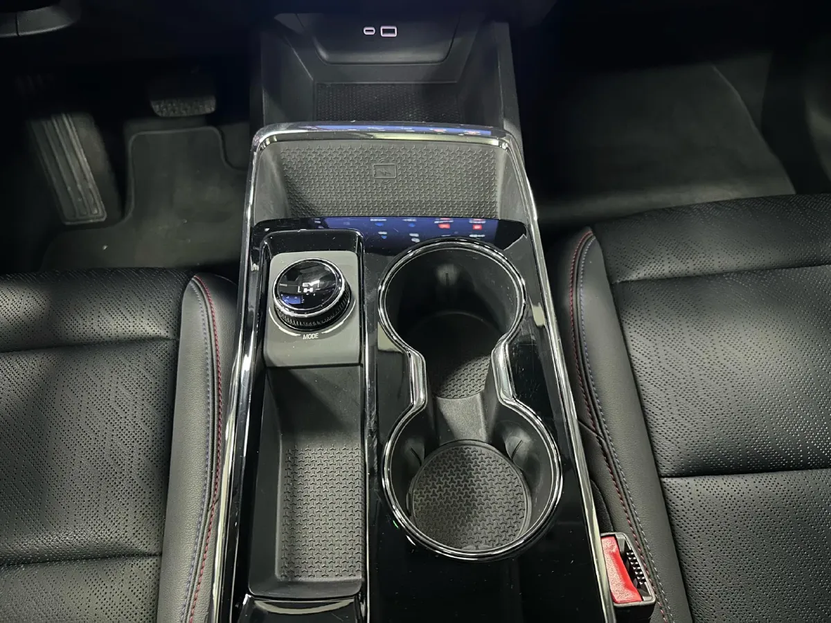 2024 Chevrolet EquinoxPlus 1.5T 180HP L4 2DHT PHEV 16.5KWH,autocango,china used car exporter,china ev exporter,chinese used car exporter,chinese used ev exporter