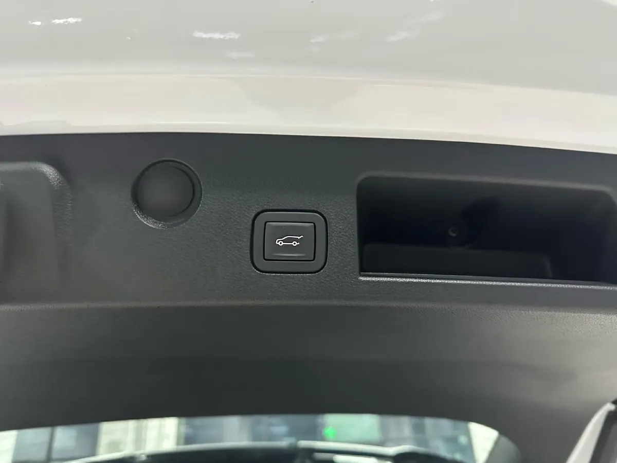 2024 Chevrolet EquinoxPlus 1.5T 180HP L4 2DHT PHEV 16.5KWH,autocango,china used car exporter,china ev exporter,chinese used car exporter,chinese used ev exporter