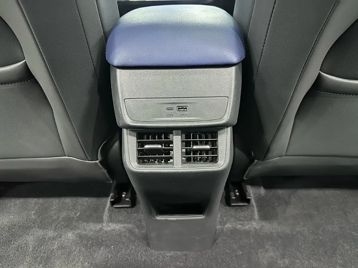 2024 Chevrolet EquinoxPlus 1.5T 180HP L4 2DHT PHEV 16.5KWH,autocango,china used car exporter,china ev exporter,chinese used car exporter,chinese used ev exporter