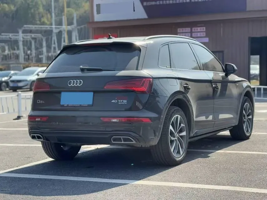 2024 Audi Q5L Sportback 2.0T 190HP L4 7DCT,autocango,china used car exporter,china ev exporter,chinese used car exporter,chinese used ev exporter
