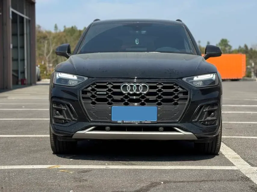 2024 Audi Q5L Sportback 2.0T 190HP L4 7DCT,autocango,china used car exporter,china ev exporter,chinese used car exporter,chinese used ev exporter