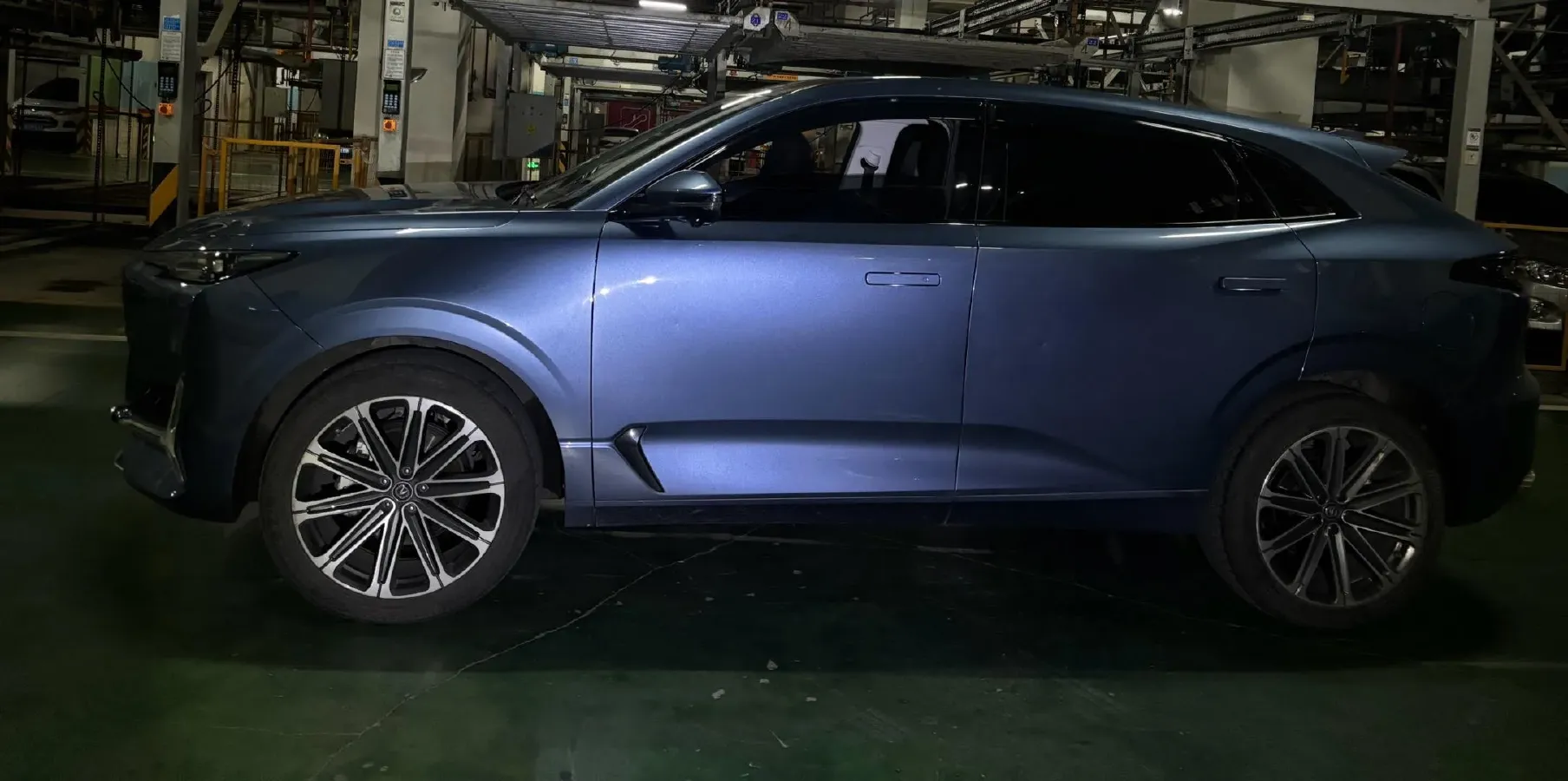 2021 ChangAn UNI-K 2.0T 233HP L4 8AT,autocango,china used car exporter,china ev exporter,chinese used car exporter,chinese used ev exporter