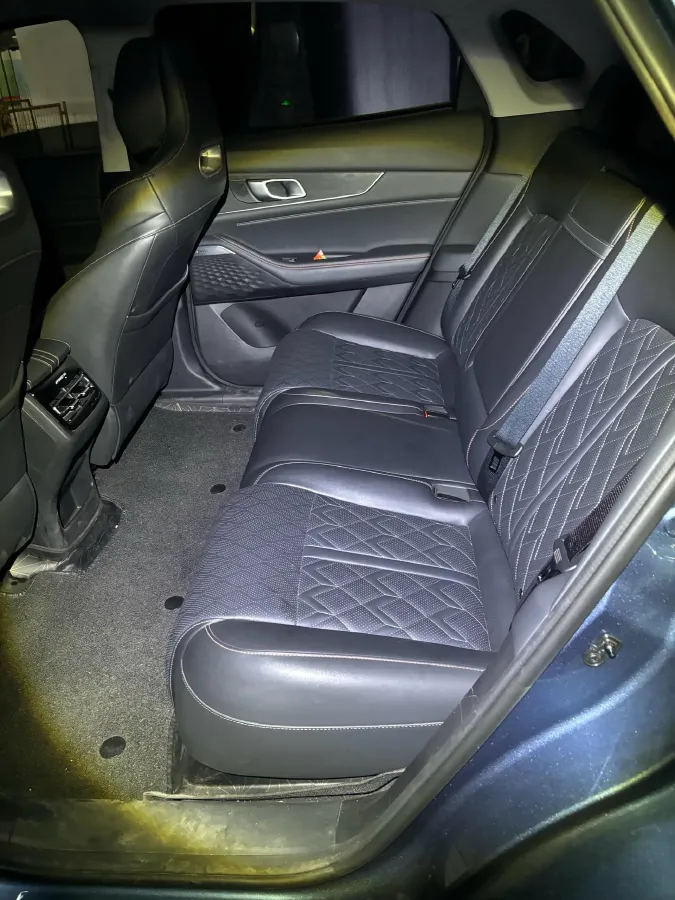 2021 ChangAn UNI-K 2.0T 233HP L4 8AT,autocango,china used car exporter,china ev exporter,chinese used car exporter,chinese used ev exporter