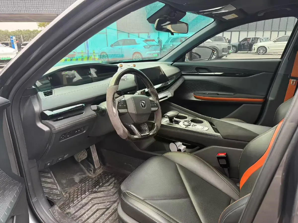 2022 ChangAn UNI-V 1.5T 188HP L4 7DCT,autocango,china used car exporter,china ev exporter,chinese used car exporter,chinese used ev exporter