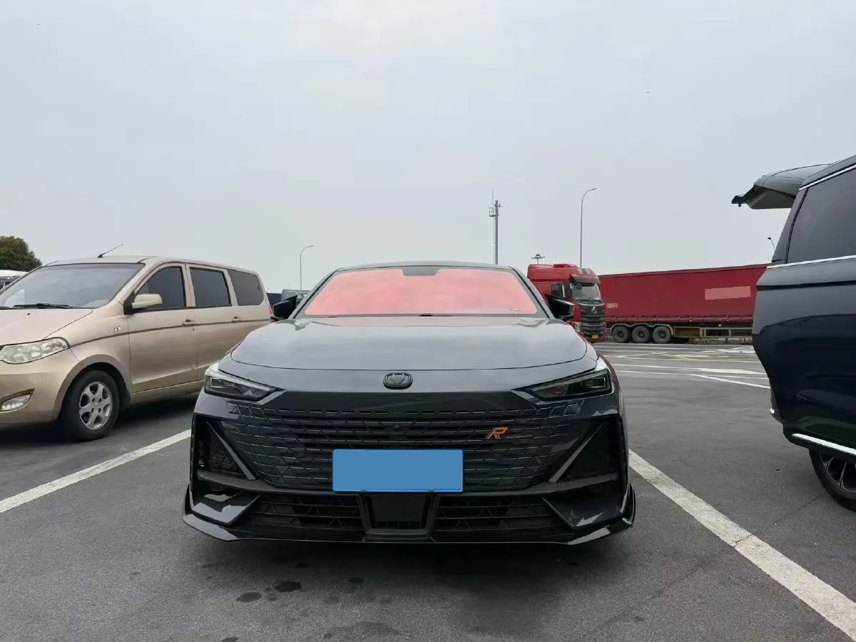 2022 ChangAn UNI-V 1.5T 188HP L4 7DCT,autocango,china used car exporter,china ev exporter,chinese used car exporter,chinese used ev exporter