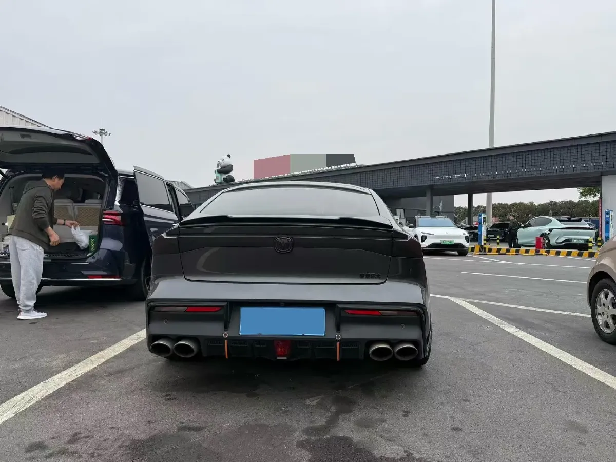 2022 ChangAn UNI-V 1.5T 188HP L4 7DCT,autocango,china used car exporter,china ev exporter,chinese used car exporter,chinese used ev exporter