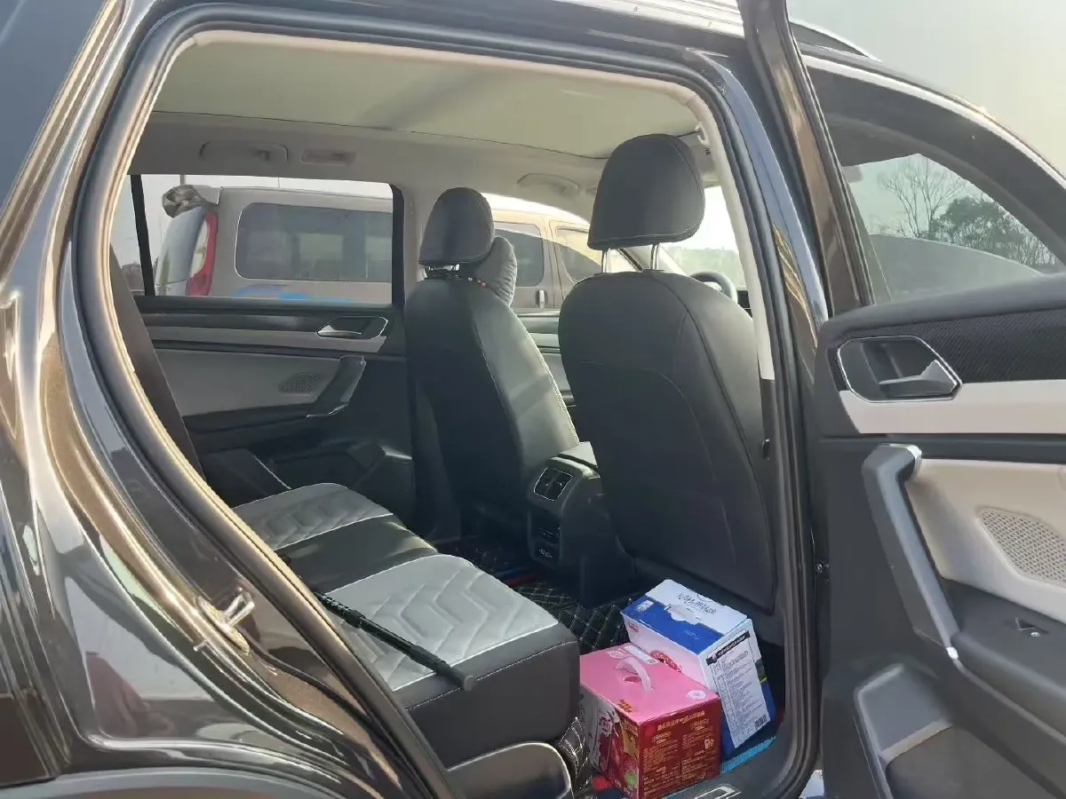 2024 Volkswagen Tayron 2.0T 186HP L4 7DCT,autocango,china used car exporter,china ev exporter,chinese used car exporter,chinese used ev exporter