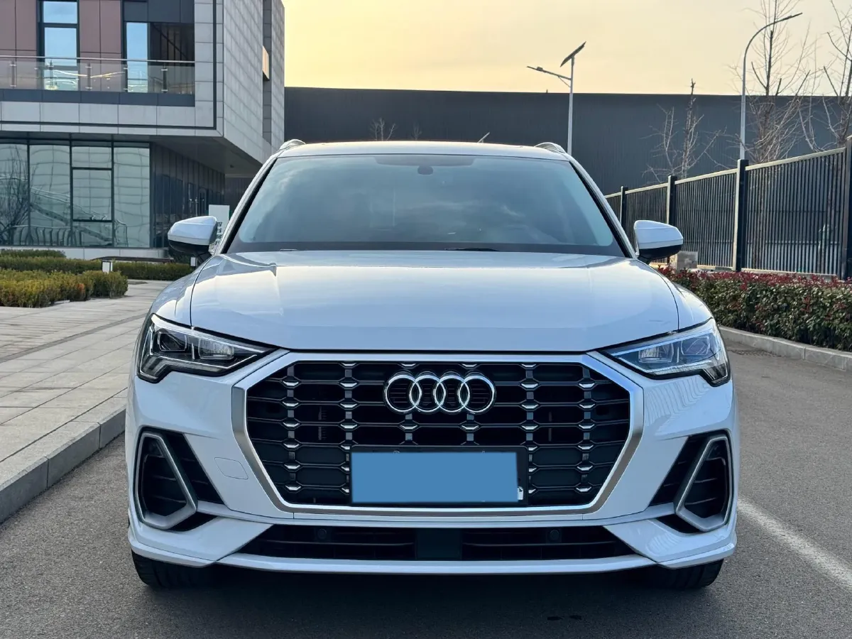 2023 Audi Q3 1.4T 150HP L4 7DCT,autocango,china used car exporter,china ev exporter,chinese used car exporter,chinese used ev exporter