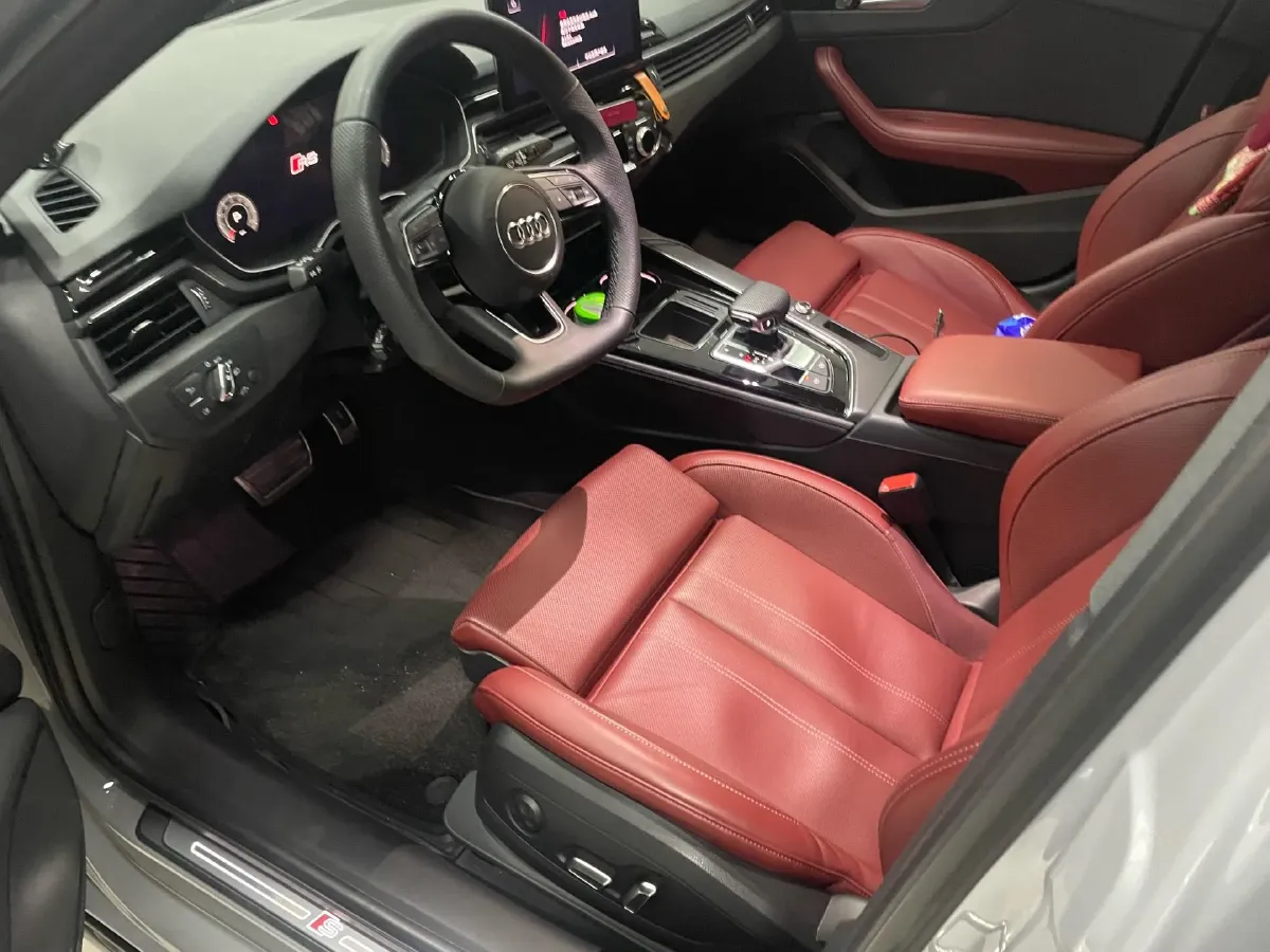 2024 Audi A4L 2.0T 190HP L4 7DCT,autocango,china used car exporter,china ev exporter,chinese used car exporter,chinese used ev exporter