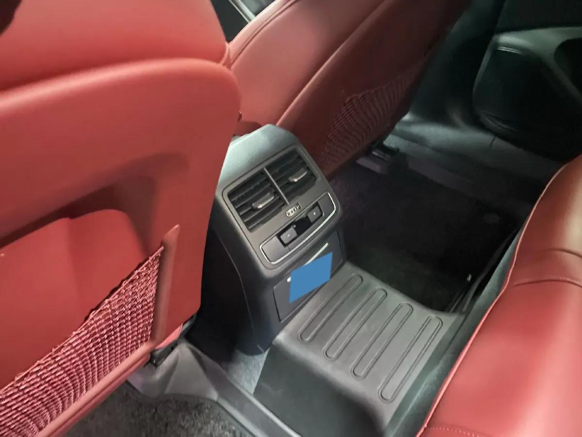 2024 Audi A4L 2.0T 190HP L4 7DCT,autocango,china used car exporter,china ev exporter,chinese used car exporter,chinese used ev exporter