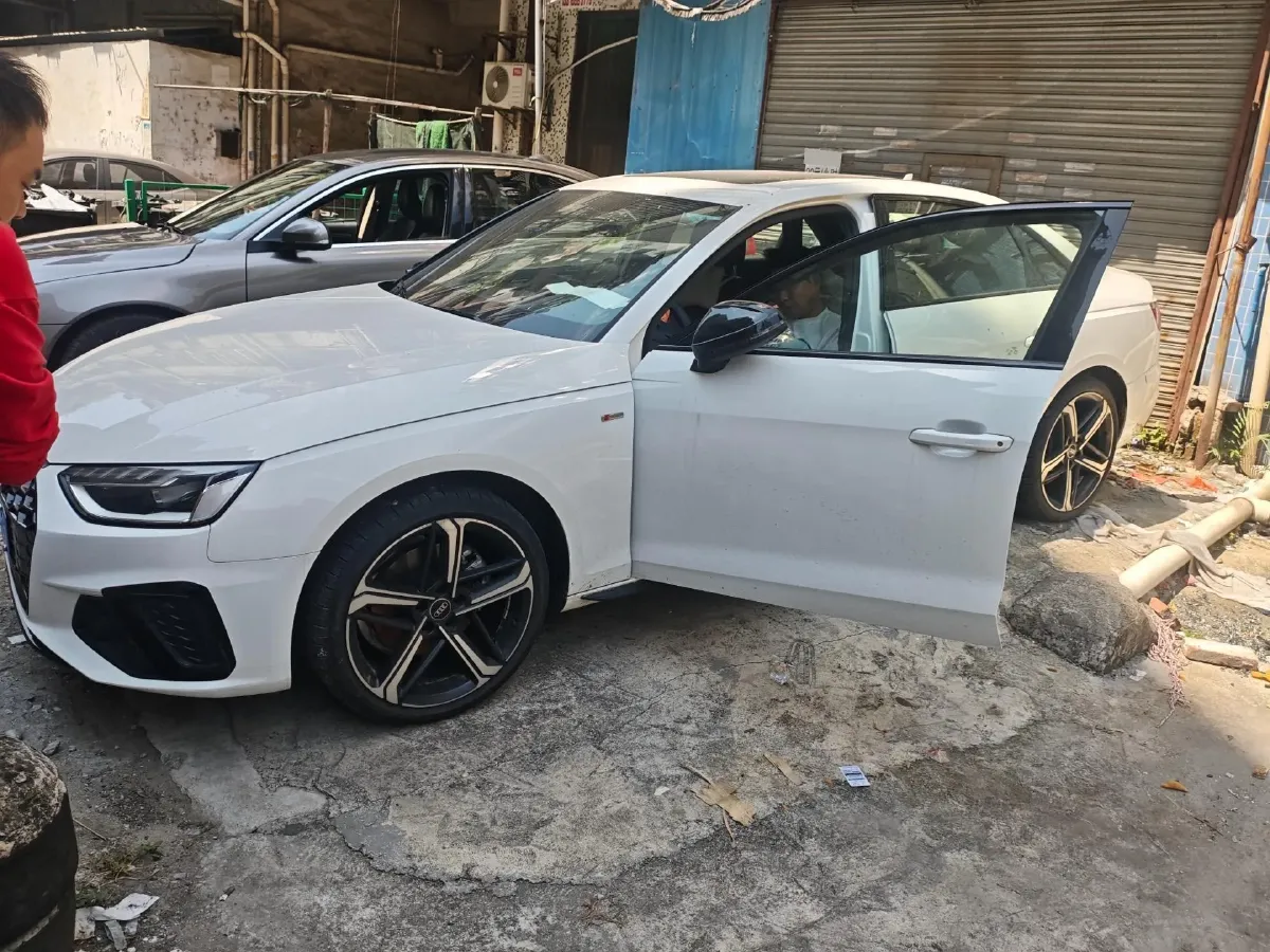 2024 Audi A4L 2.0T 190HP L4 7DCT,autocango,china used car exporter,china ev exporter,chinese used car exporter,chinese used ev exporter