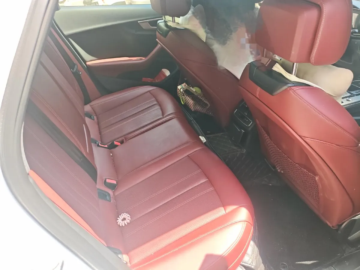 2024 Audi A4L 2.0T 190HP L4 7DCT,autocango,china used car exporter,china ev exporter,chinese used car exporter,chinese used ev exporter