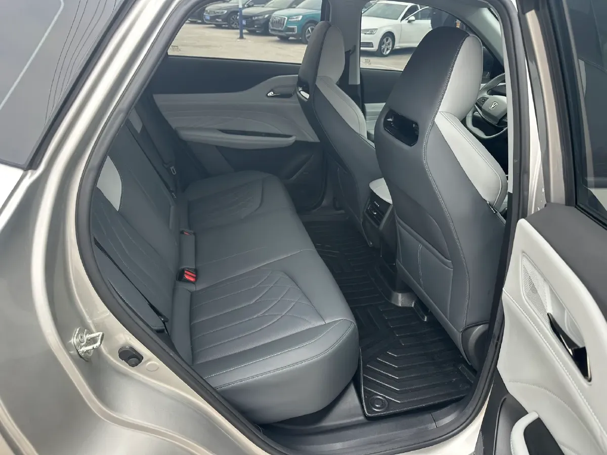 2024 ChangAn UNI-Z 1.5L 98HP L4 E-CVT PHEV 18.4KWH,autocango,china used car exporter,china ev exporter,chinese used car exporter,chinese used ev exporter