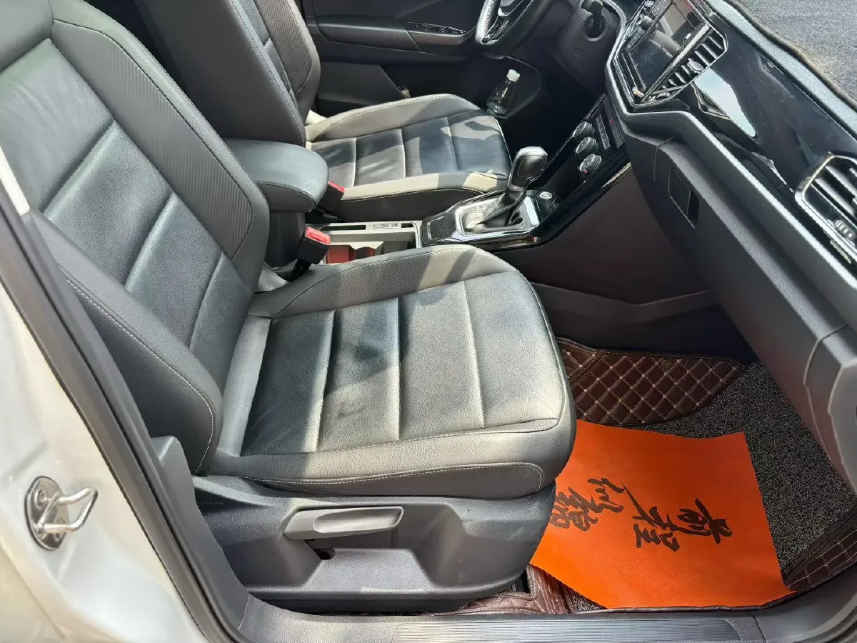 2020 Volkswagen T-Roc 1.4T 150HP L4 7DCT,autocango,china used car exporter,china ev exporter,chinese used car exporter,chinese used ev exporter