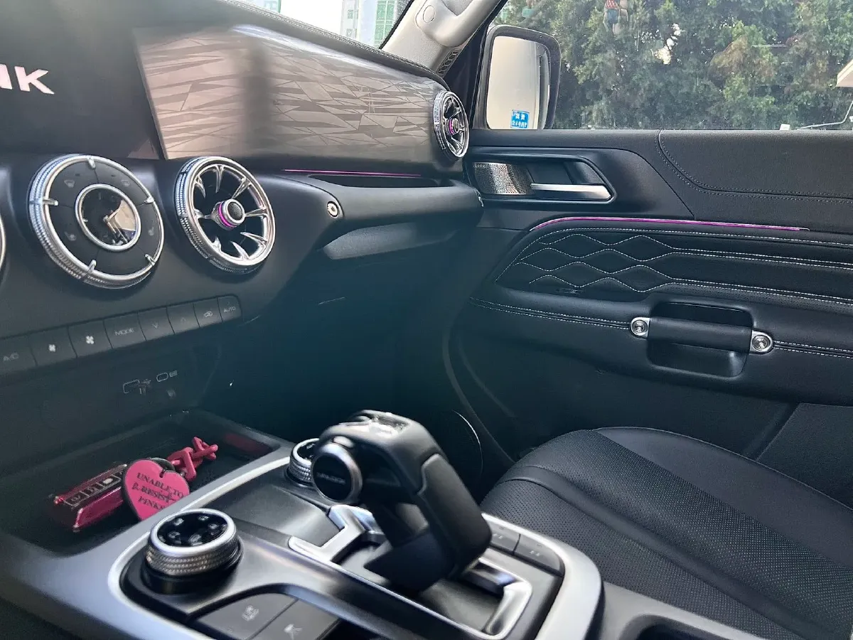 2024 Tank 300 2.0T 227HP L4 8AT,autocango,china used car exporter,china ev exporter,chinese used car exporter,chinese used ev exporter