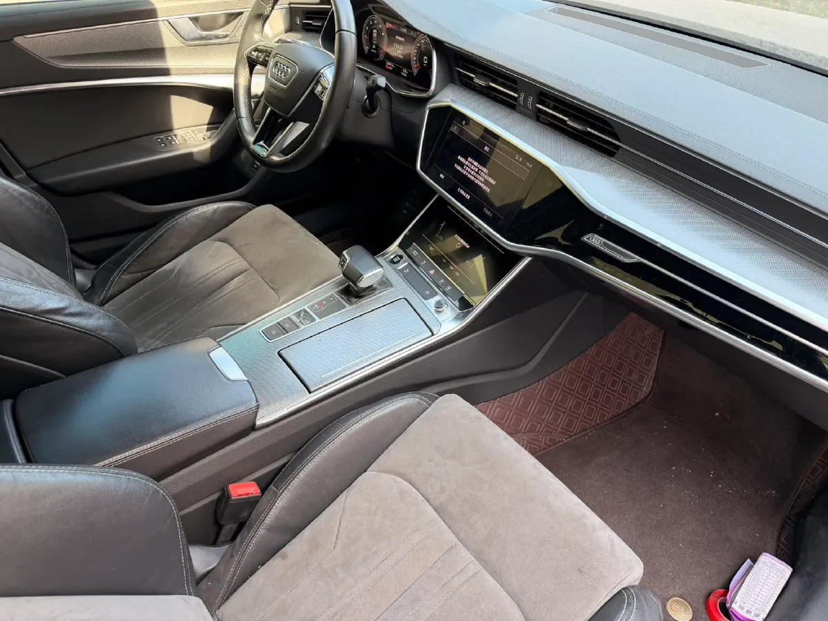 2022 Audi A6L 2.0T 224HP L4 7DCT,autocango,china used car exporter,china ev exporter,chinese used car exporter,chinese used ev exporter