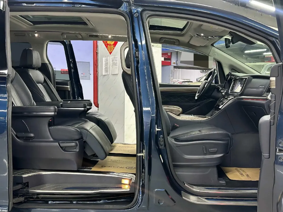 2019 GAC Trumpchi M8 2.0T 201HP L4 6AT,autocango,china used car exporter,china ev exporter,chinese used car exporter,chinese used ev exporter