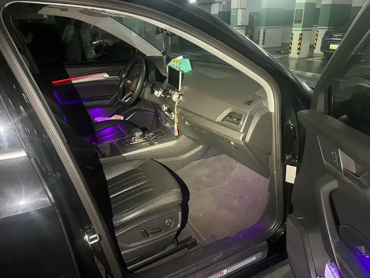 2020 Audi Q5L 2.0T 252HP L4 7DCT,autocango,china used car exporter,china ev exporter,chinese used car exporter,chinese used ev exporter