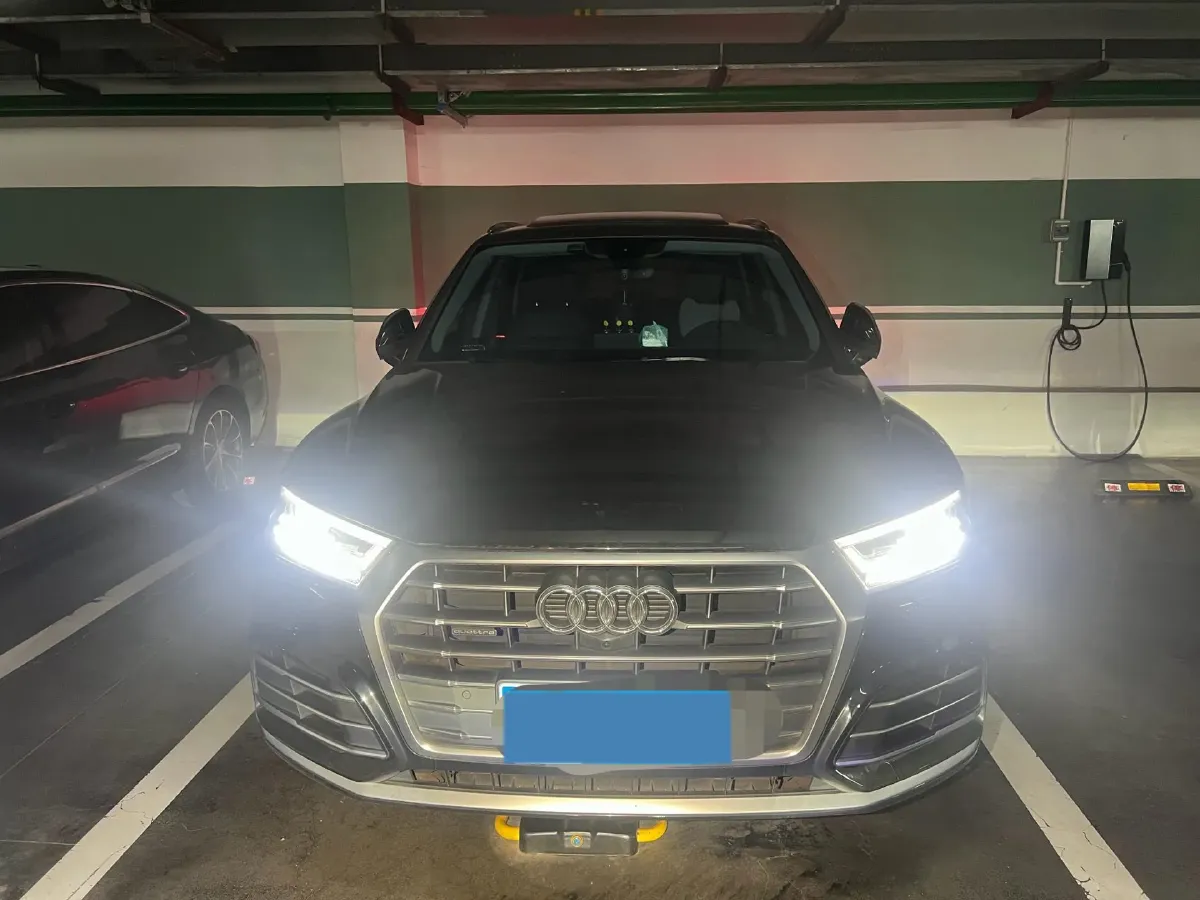 2020 Audi Q5L 2.0T 252HP L4 7DCT,autocango,china used car exporter,china ev exporter,chinese used car exporter,chinese used ev exporter