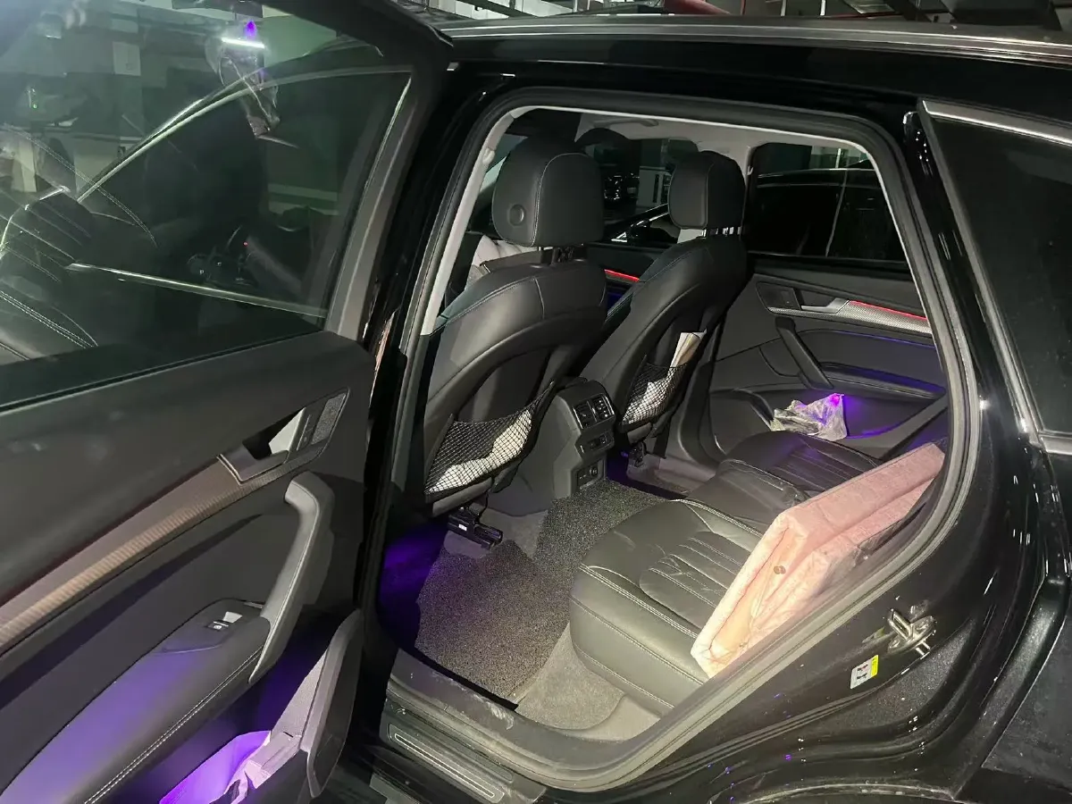 2020 Audi Q5L 2.0T 252HP L4 7DCT,autocango,china used car exporter,china ev exporter,chinese used car exporter,chinese used ev exporter