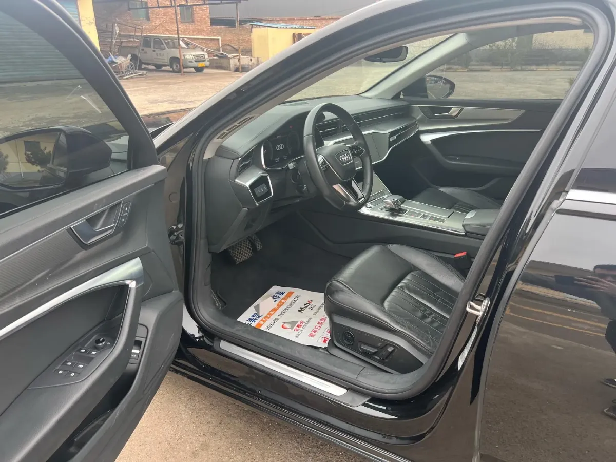 2021 Audi A6L 2.0T 190HP L4 7DCT,autocango,china used car exporter,china ev exporter,chinese used car exporter,chinese used ev exporter