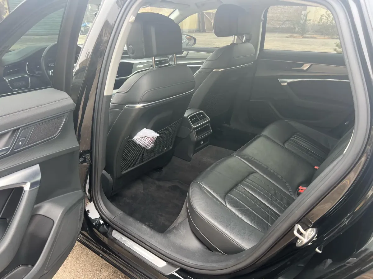 2021 Audi A6L 2.0T 190HP L4 7DCT,autocango,china used car exporter,china ev exporter,chinese used car exporter,chinese used ev exporter