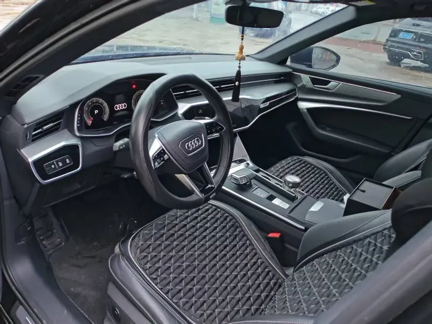 2023 Audi A6L 2.0T 190HP L4 7DCT,autocango,china used car exporter,china ev exporter,chinese used car exporter,chinese used ev exporter