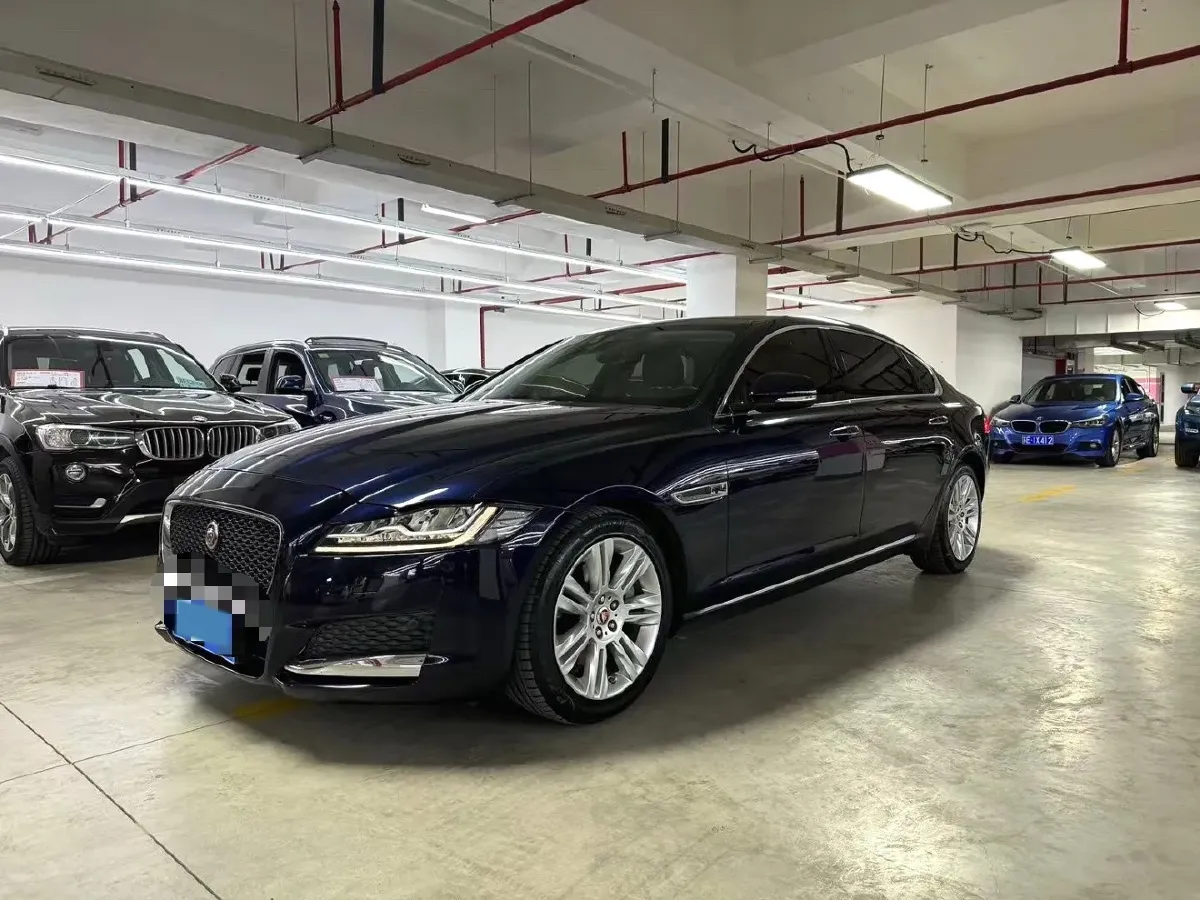2018 Jaguar XF 2.0T 250HP L4 8AT,autocango,china used car exporter,china ev exporter,chinese used car exporter,chinese used ev exporter