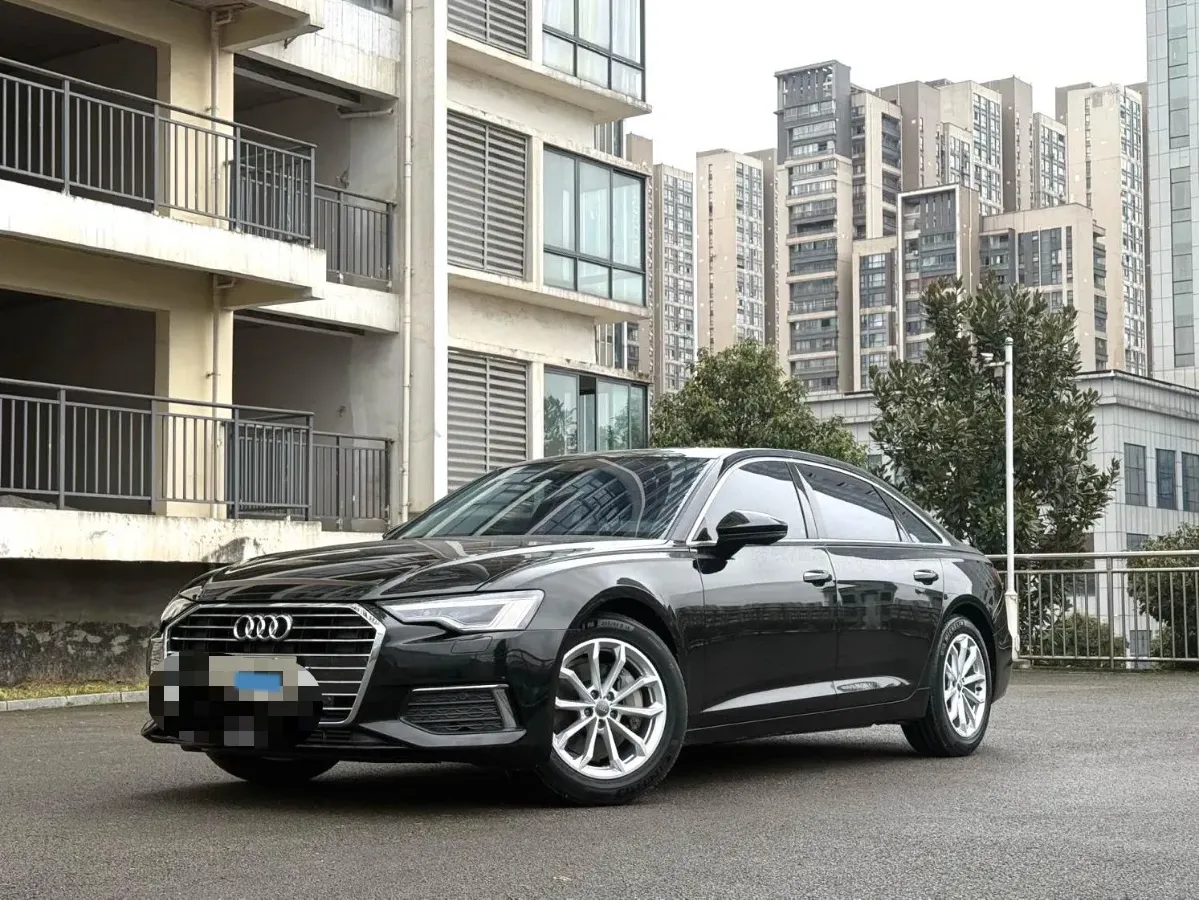 2021 Audi A6L 2.0T 190HP L4 7DCT,autocango,china used car exporter,china ev exporter,chinese used car exporter,chinese used ev exporter