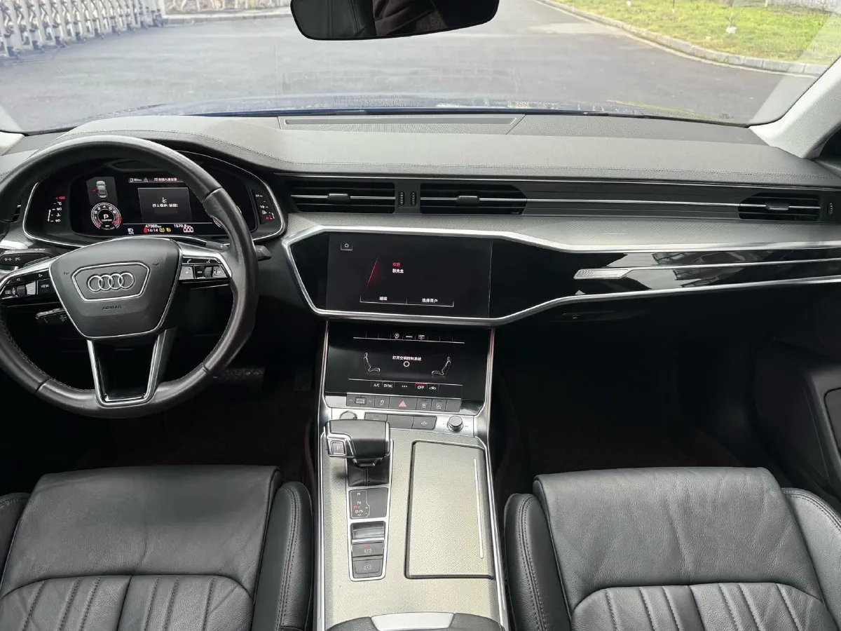 2021 Audi A6L 2.0T 190HP L4 7DCT,autocango,china used car exporter,china ev exporter,chinese used car exporter,chinese used ev exporter