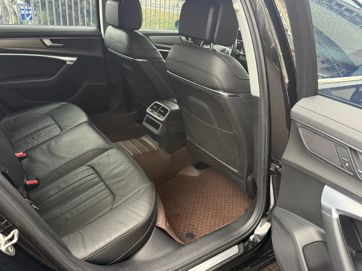 2021 Audi A6L 2.0T 190HP L4 7DCT,autocango,china used car exporter,china ev exporter,chinese used car exporter,chinese used ev exporter