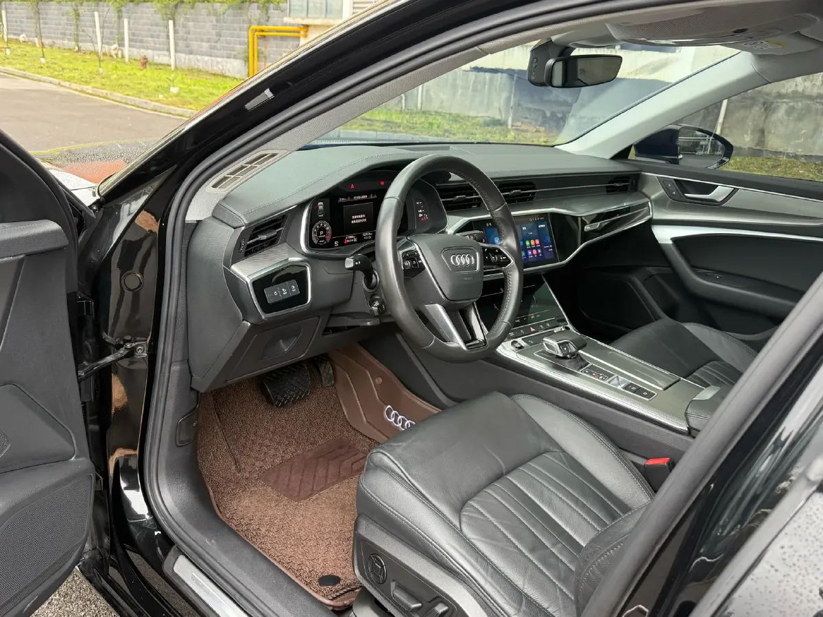 2021 Audi A6L 2.0T 190HP L4 7DCT,autocango,china used car exporter,china ev exporter,chinese used car exporter,chinese used ev exporter